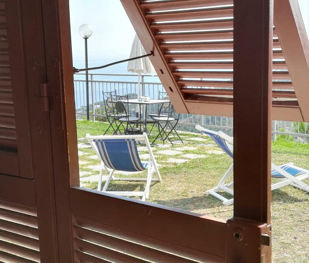 Antemare Bed & Breakfast นอลี ภายนอก รูปภาพ